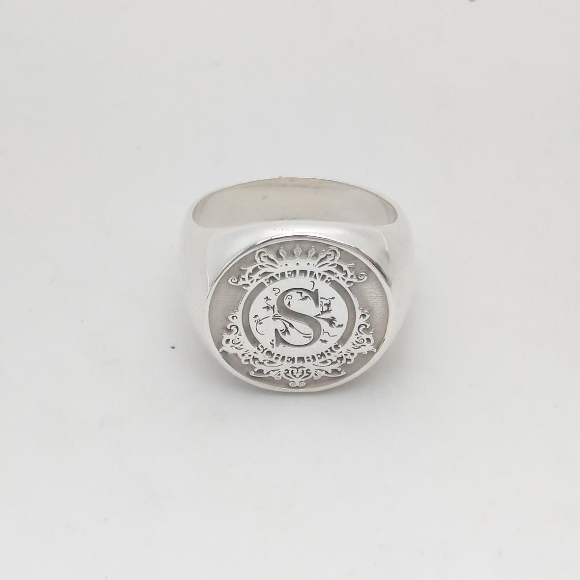 Кольцо с круглым верхом и грав – обзор и цена Mens Signet Ring