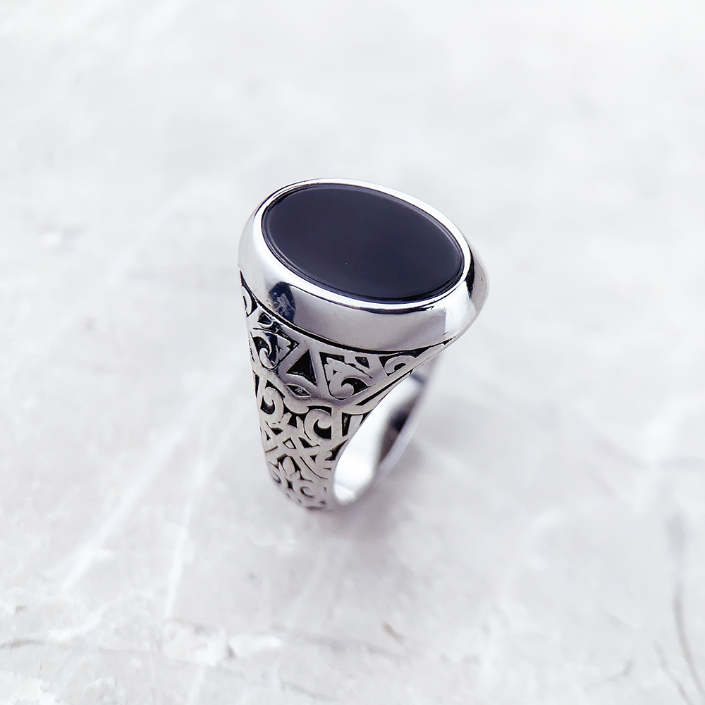 Черное овальное кольцо-печатка – обзор и цена Mens Signet Ring