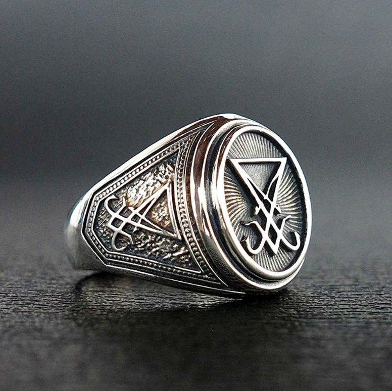 Винтажное готическое кольцо с  – обзор и цена Mens Signet Ring