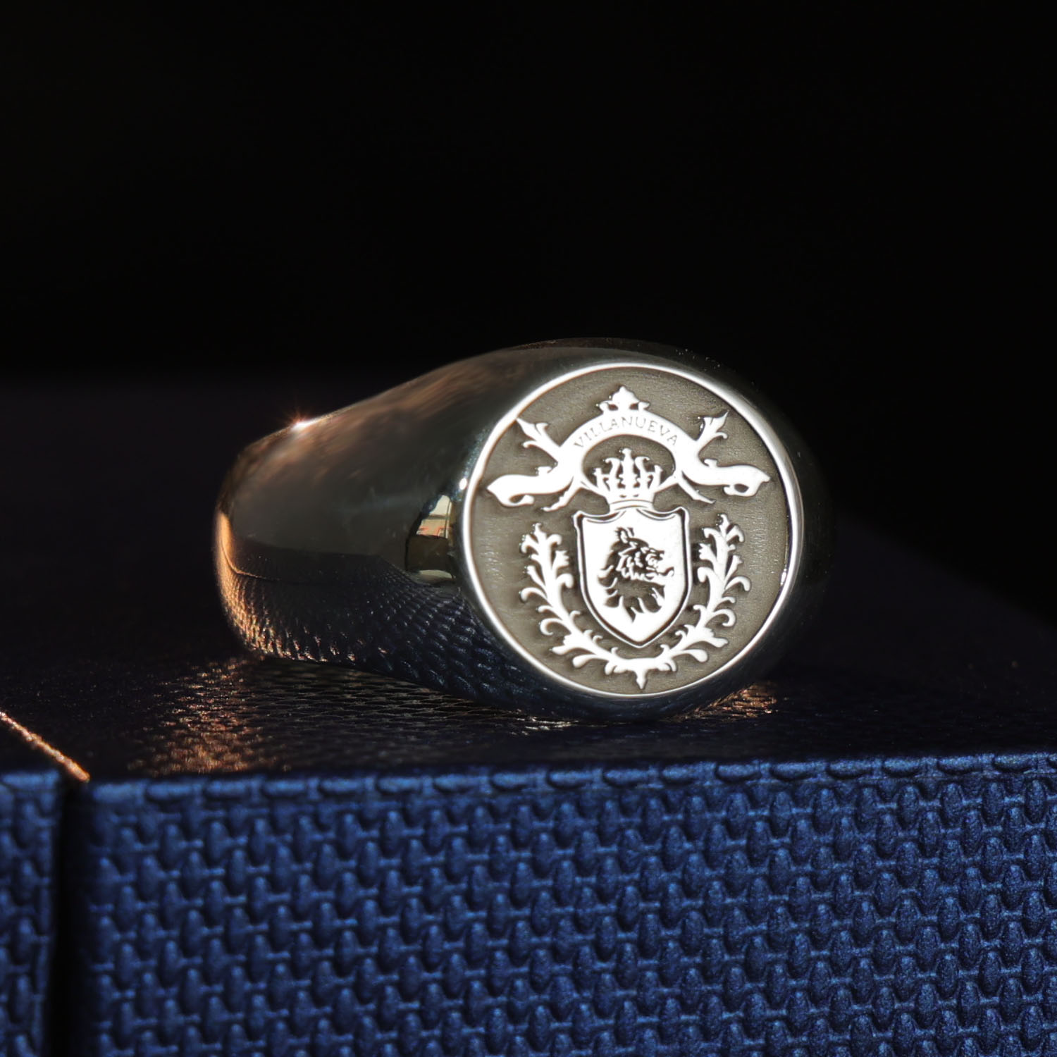 Мужское кольцо-печатка из цель – обзор и цена Mens Signet Ring